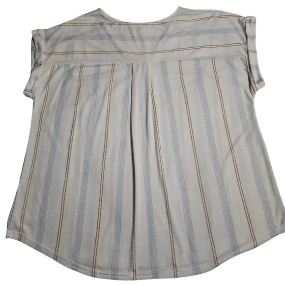 Flower & Feather Blouse 2XL - Picture 2 of 5